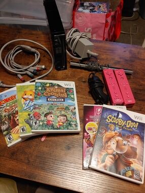 Selling For A Friend Nintendo Wii & So Many Extras